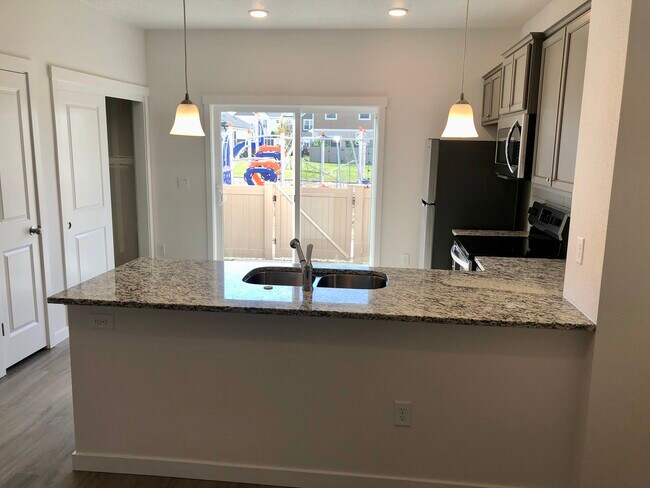 Building Photo - 10671 W Springgold Dr
