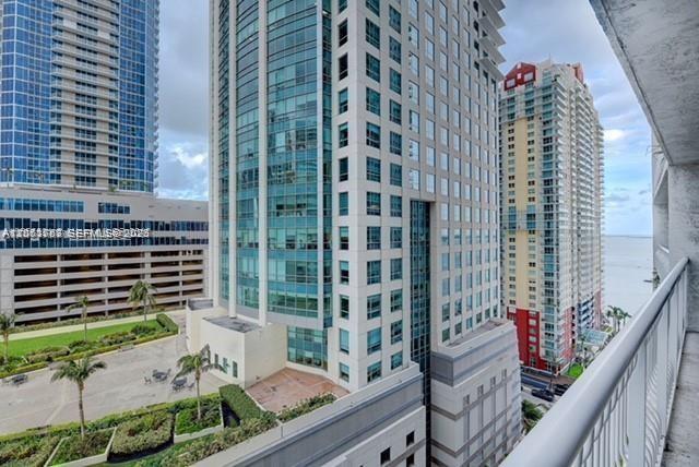 Building Photo - 1200 Brickell Bay Dr