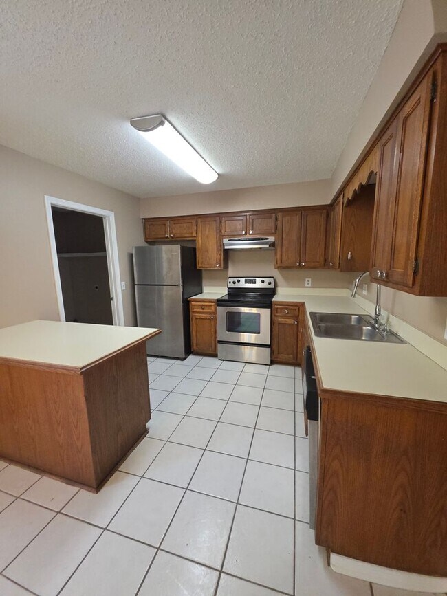 Foto del edificio - 200 Heather Ln