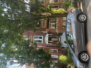 Building Photo - 2607 W Iowa St