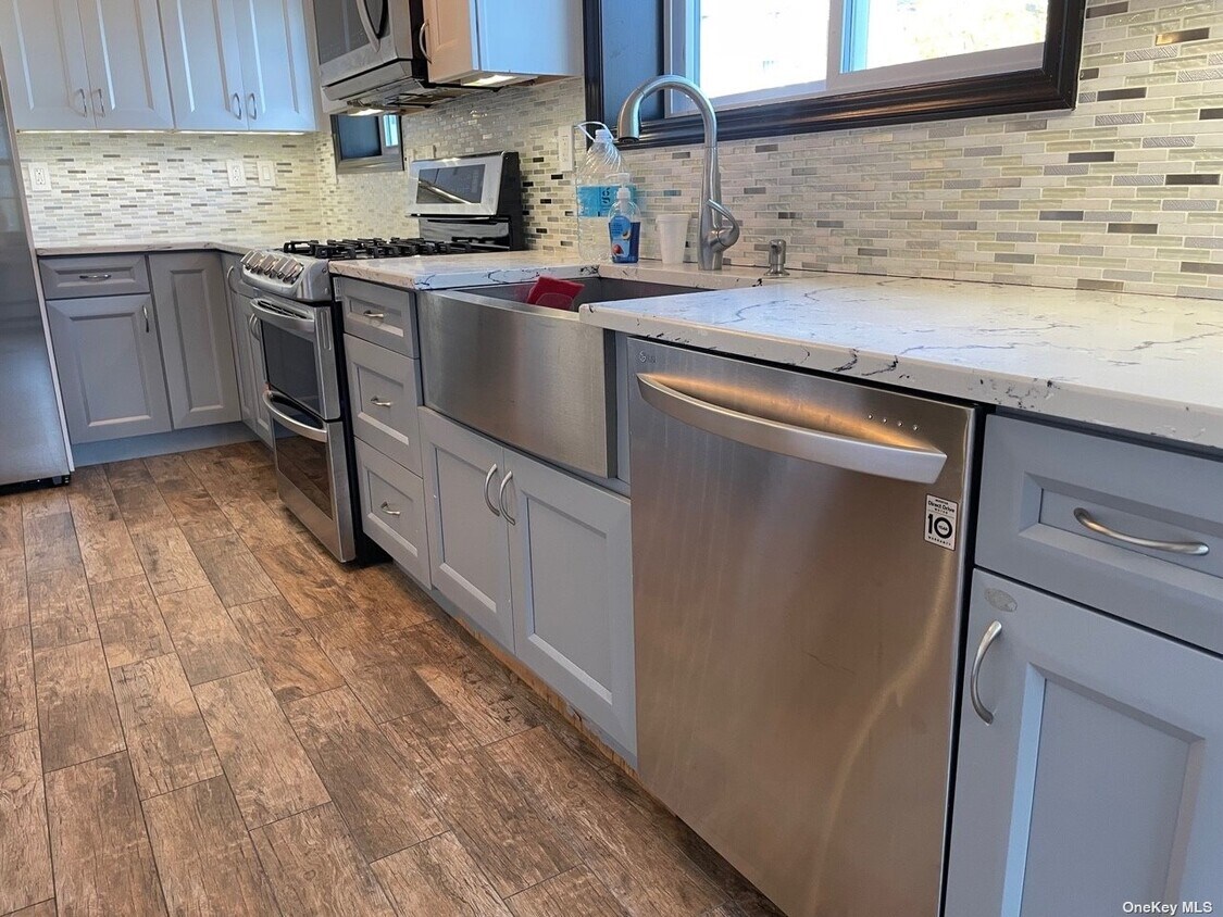 Foto principal - 142-07 Pershing Crescent