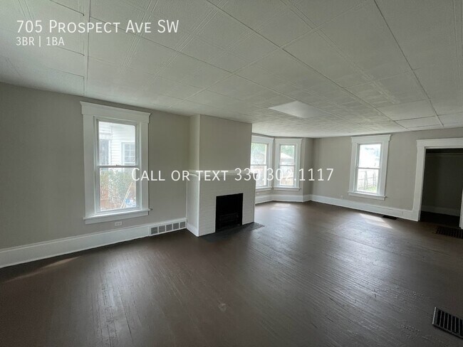 Foto del edificio - Three bedroom two bathroom home for rent