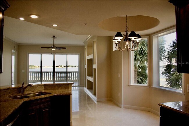 Foto del edificio - 8761 The Esplanade