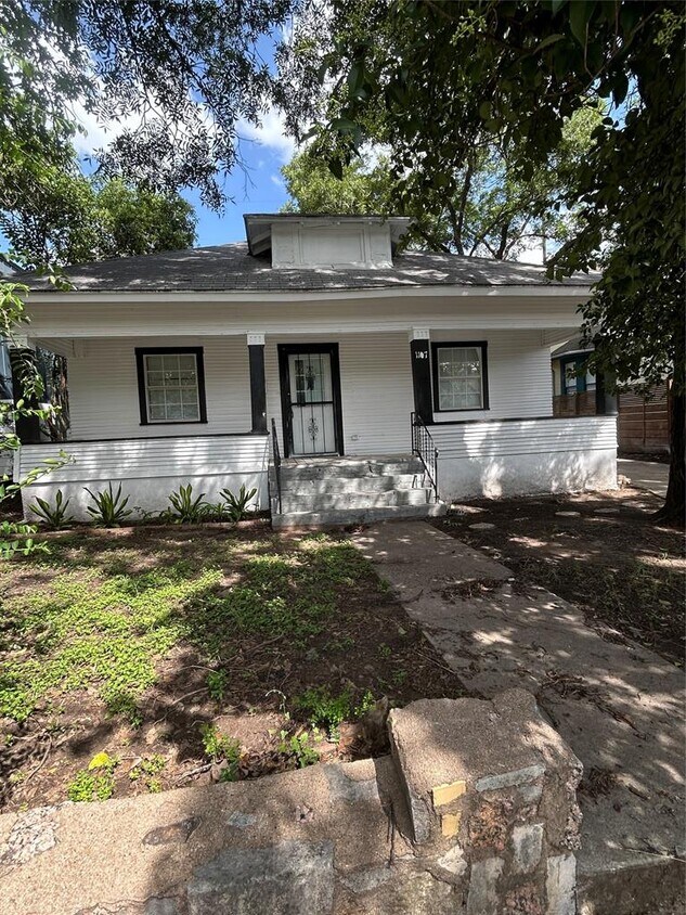 Foto principal - 1107 Angelina St