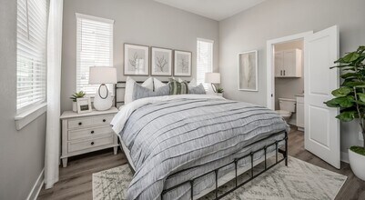 Building Photo - 10503 Peek Rd