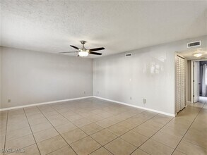 Building Photo - 4621 Bayshore Dr