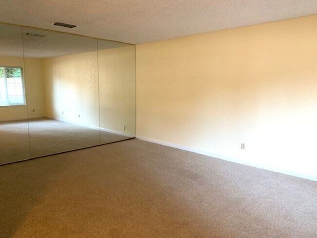 Foto del edificio - Lovely 3-Bedroom Home on a Cul-De-Sac in Fair Oaks