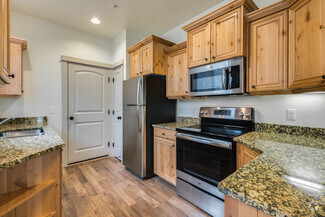 Building Photo - The Fallingbrook Townhomes