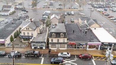 Building Photo - 384 Ramapo Valley Rd