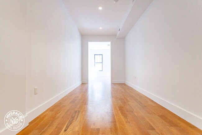 Building Photo - 303 Harman St