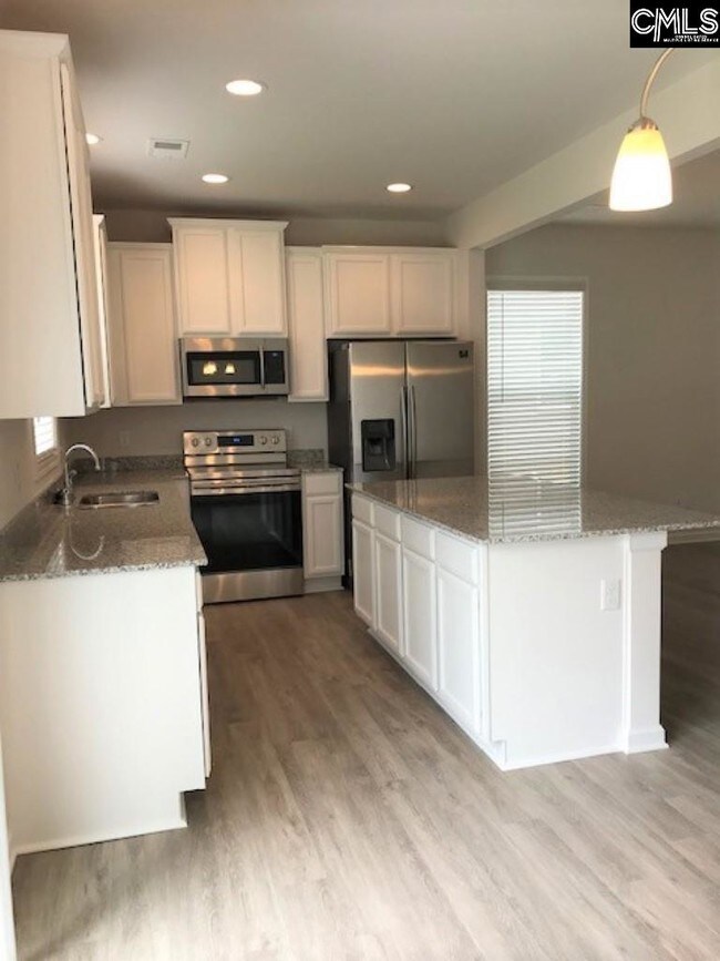 Building Photo - 609 Battlewood Dr