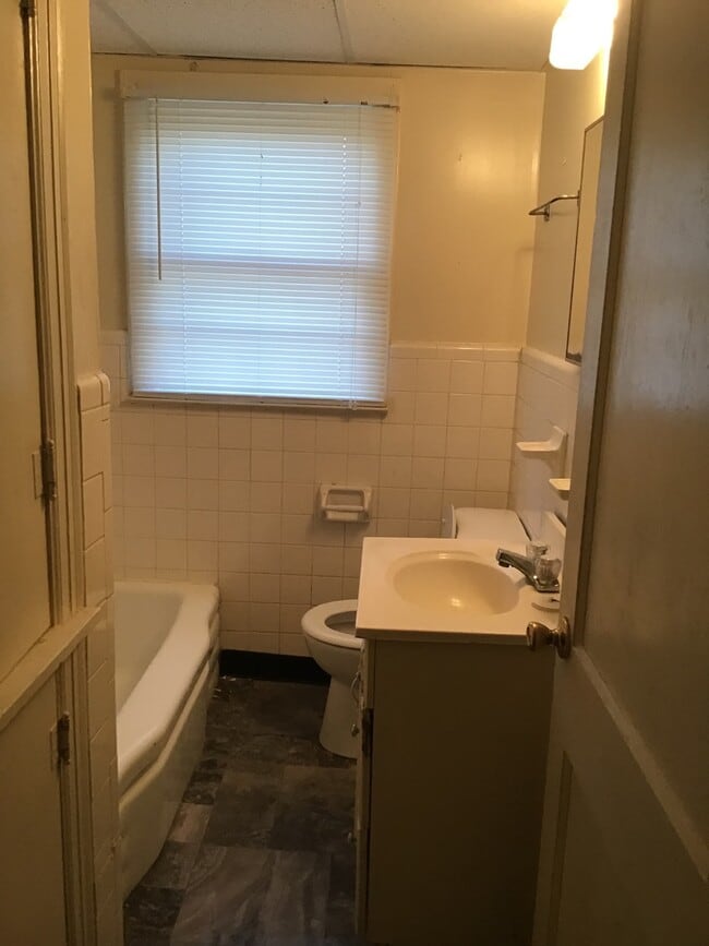 Building Photo - 607 Hatchie St