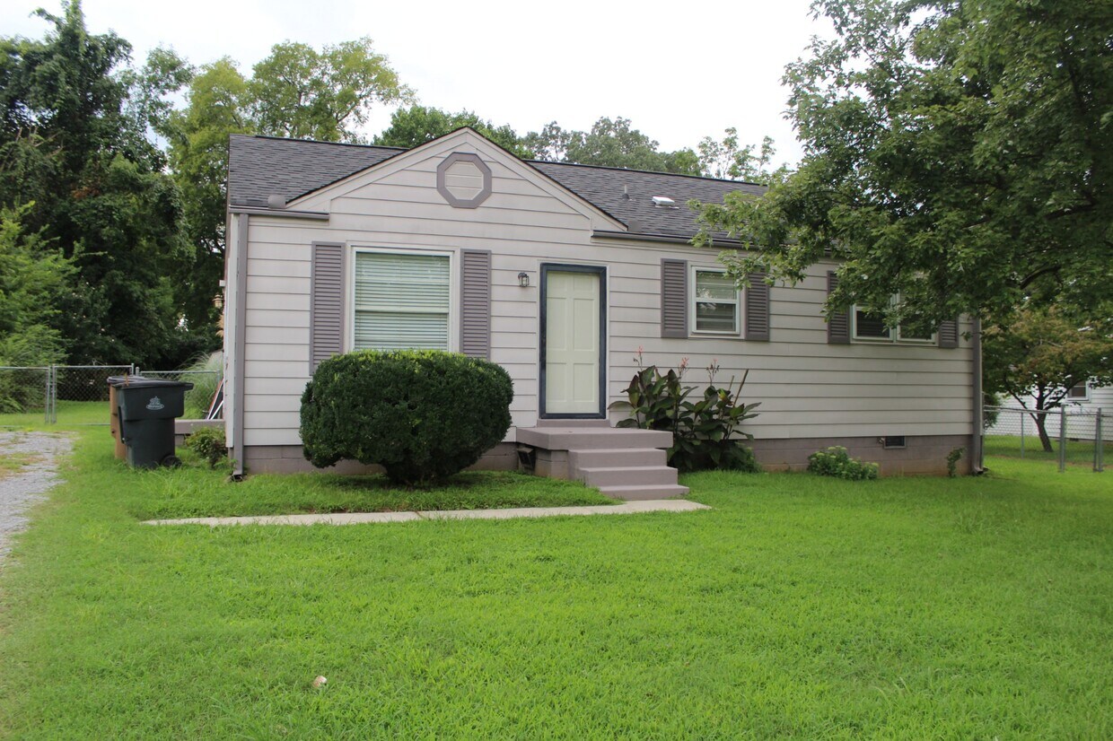Primary Photo - 627 Cottonwood Dr