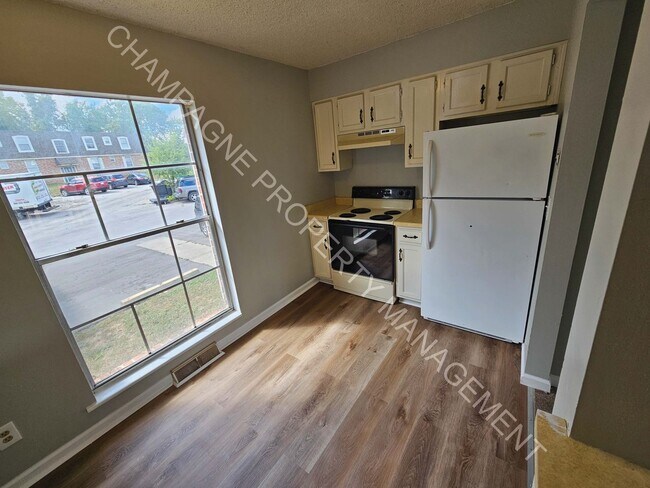 Foto del edificio - 8701 Countryshire Ln