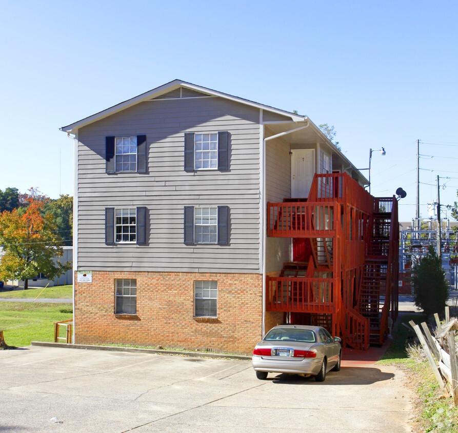 Primary Photo - Clairmont Cottages