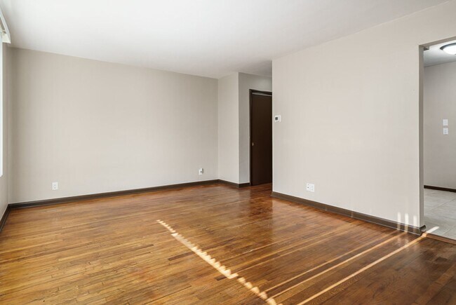 Foto del edificio - 2516/2518 N Rockton Ave