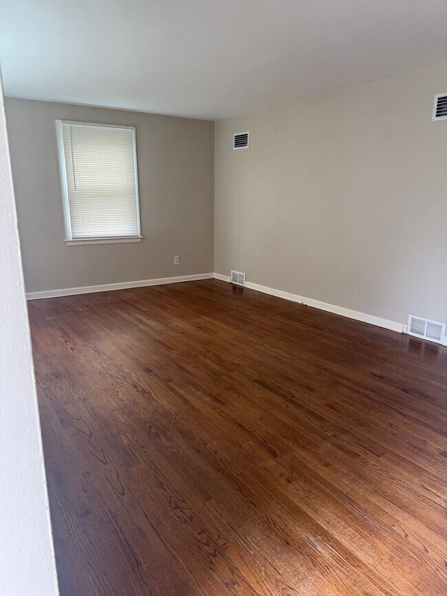 Building Photo - SPECIAL OFFER ! Sign lease by Monday 5/11/26 and  get  1/2 Off First Month rent!