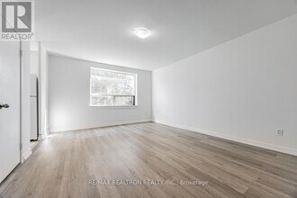 Building Photo - 4 Hill Heights Rd