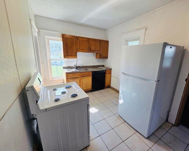 Building Photo - 1704 11th Ave S