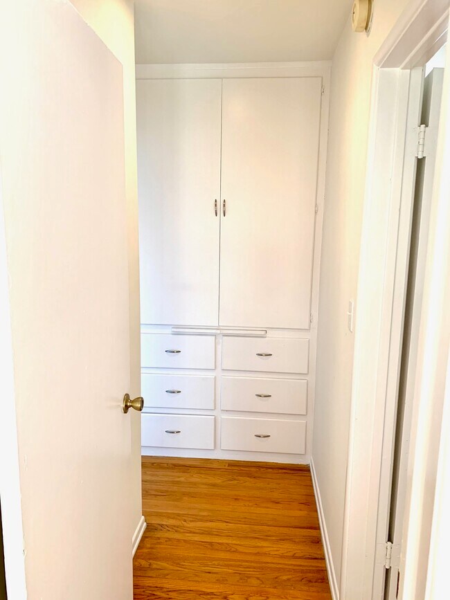 Hallway - 833 Cedar St