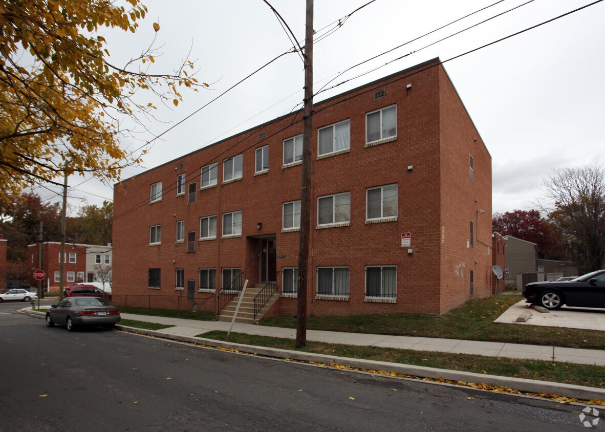 Foto principal - 1225 50th Pl NE