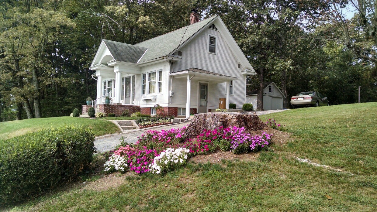 6476 Pine Rd, Thomasville, PA 17364 House Rental in Thomasville, PA