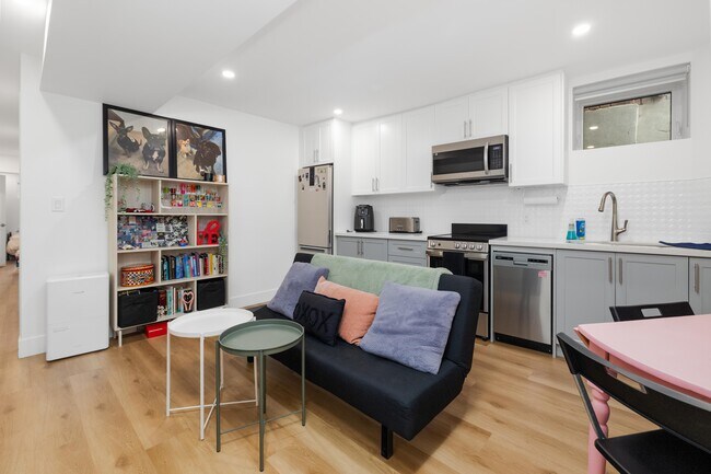 Photo du bâtiment - 1502 Dufferin St