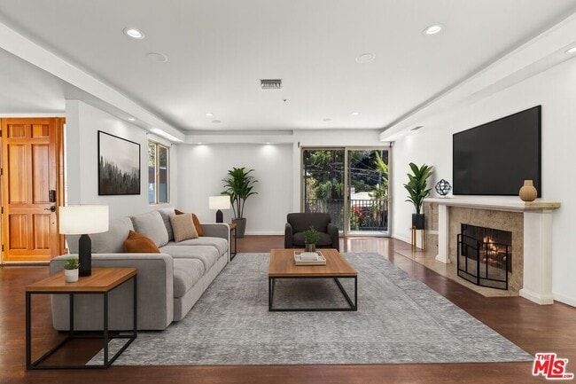 Building Photo - 2619 Rinconia Dr