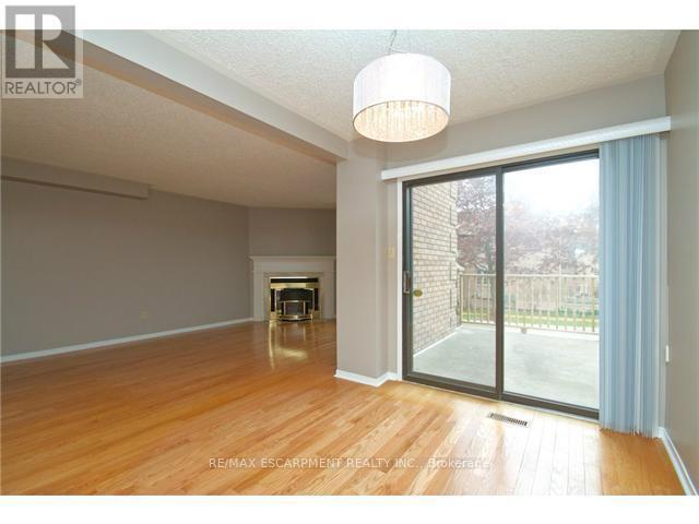 Building Photo - 38 Elora Dr