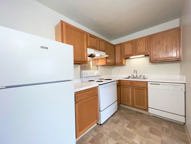 Kitchen - Tanglewood Apartments