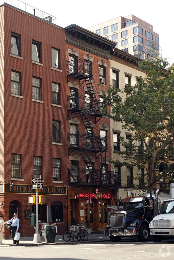 Primary Photo - 521 Third Ave