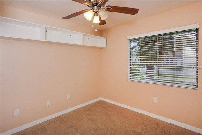 Foto del edificio - 6769 Electra Ave