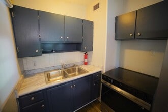 Building Photo - 1015 Joe Louis St Building Photo - 1015 Joe Louis St