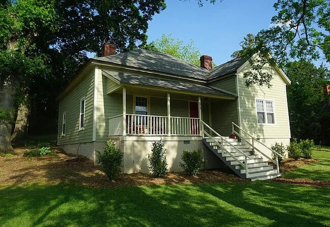 2 Bedroom 2 Bathroom - 2 Bedroom 2 Bathroom House