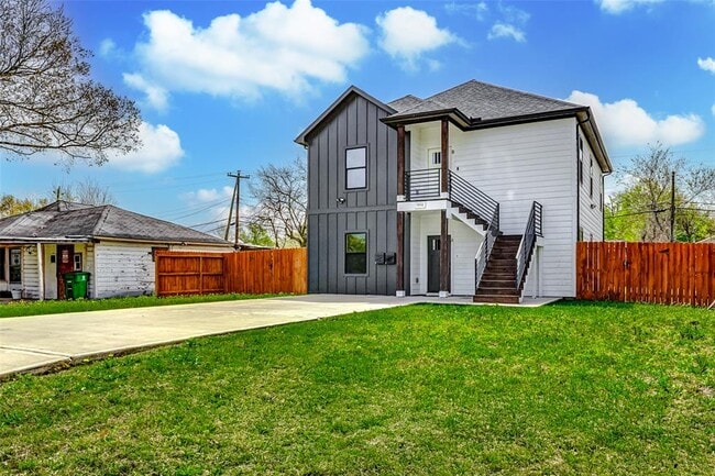 Building Photo - 5854 Southville St