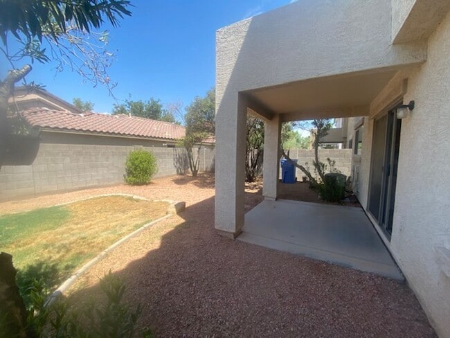 Building Photo - TWO STORY HOME IN THE SPECTRUM IN GILBERT.