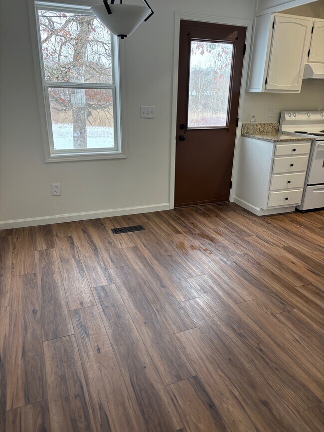 área de comedor - 75 Lane 265 Lake James