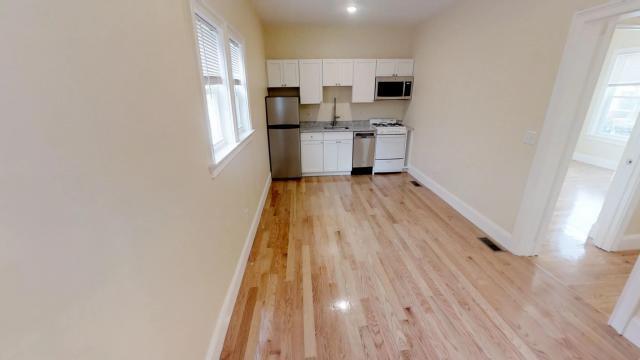 Foto principal - 1 bedroom in Somerville MA 02145