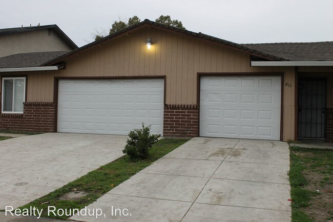 Building Photo - 811 Dundee Way
