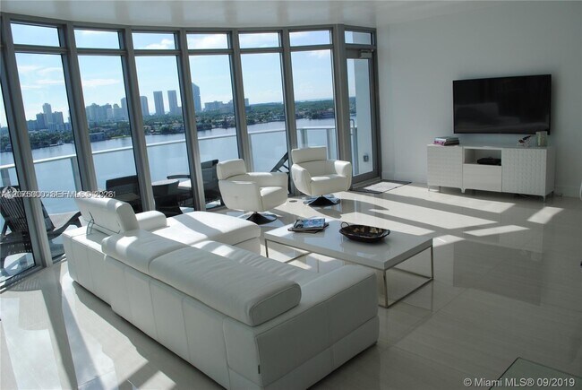 Foto del edificio - 17301 Biscayne Blvd