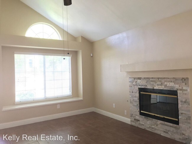 Building Photo - 3 br, 2.5 bath House - 3300 Via Iglesia