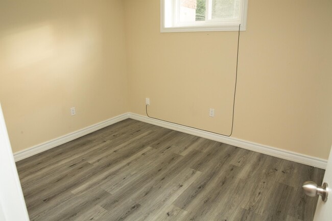 Building Photo - 103 Pandora Cir