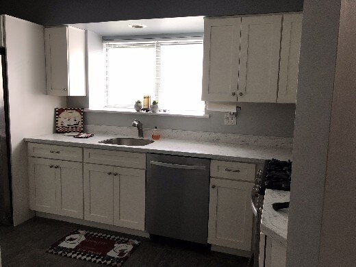 Building Photo - Middletown Condo