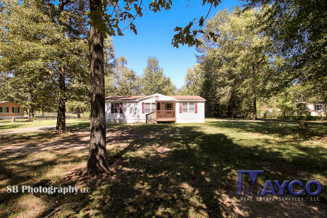 Primary Photo - 3 bedroom 2 bath home on large lot in Ston...