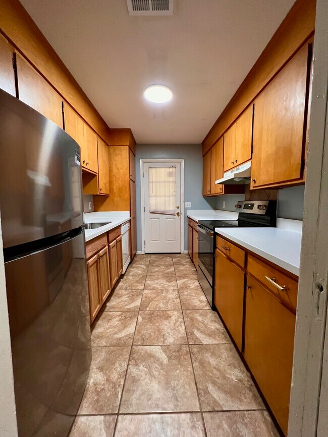 Foto del edificio - 4223 Hawthorne Ct