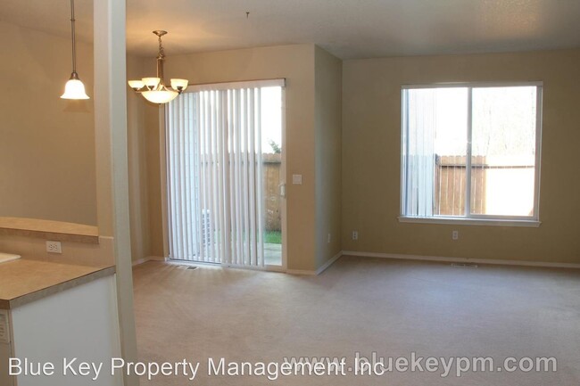 Building Photo - 3 br, 2.5 bath House - 8100 NE 104th Circl...