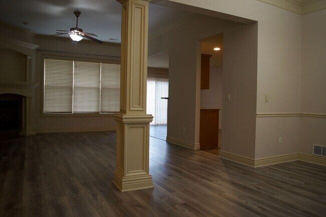 Foto del edificio - Marvelous 3 Bedroom House In Mill Creek Ma...