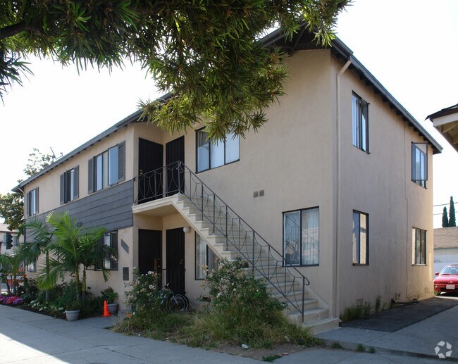 Building Photo - 10878 Venice Blvd