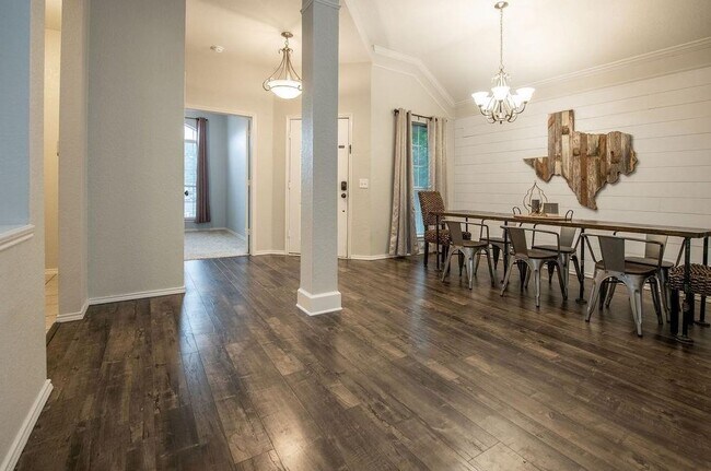 Foto del edificio - 1301 Kensington Ct