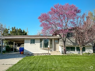 Building Photo - 980 Country Hills Dr